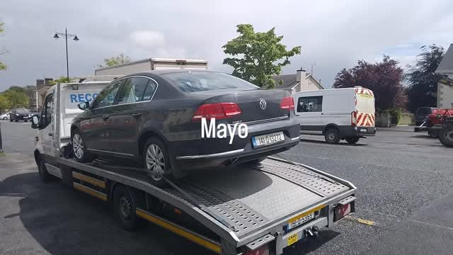 VW Passat loaded and away. We travel anywhere in Ireland.